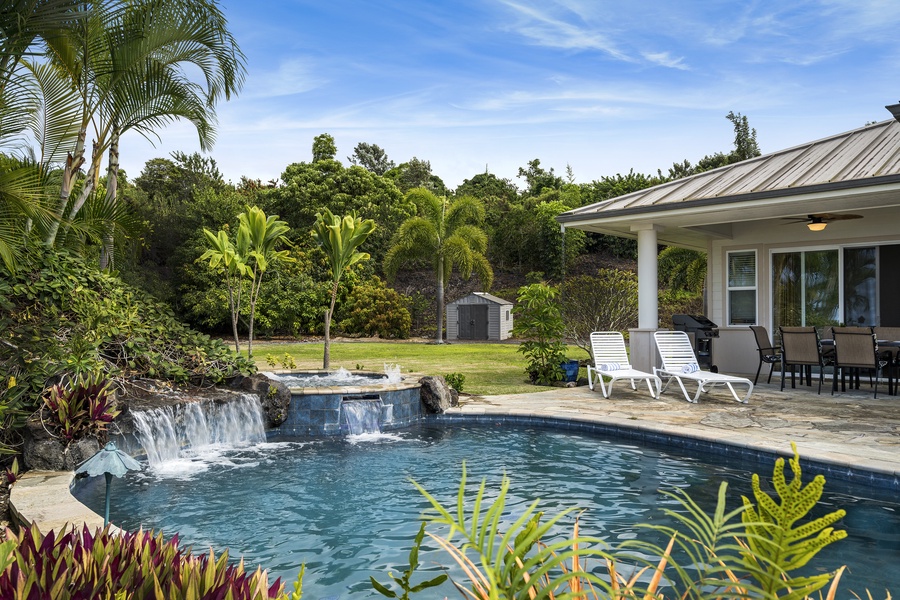 Water feature from the spa into the pool