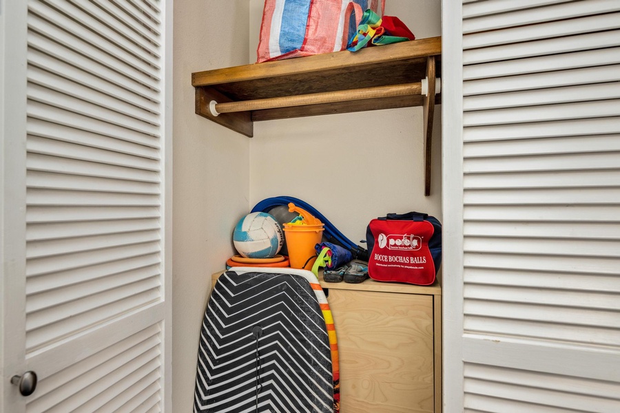 Extra storage for a clutter-free stay!