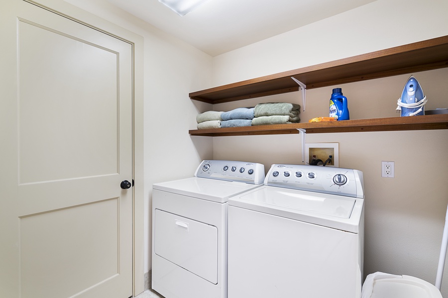 In unit laundry with washer and dryer