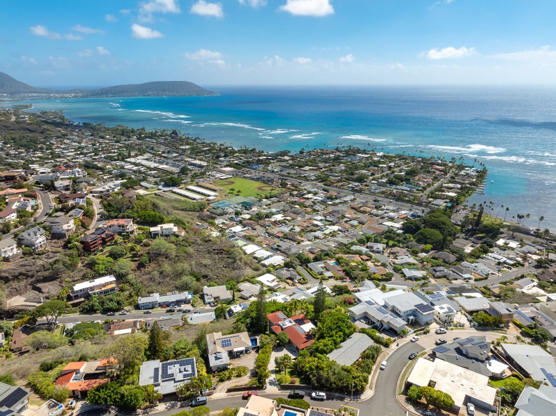 Sweeping views extend across East Honolulu toward Koko Head and the coastline.