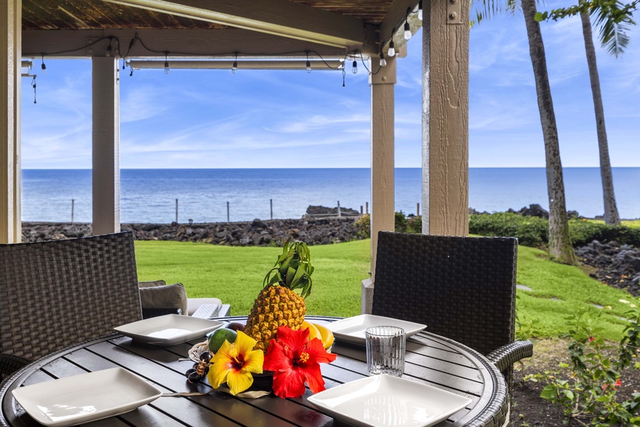 Welcome to Keauhou Kona Surf & Racquet 2101! A fully renovated 2-bedroom, 2-bathroom ground floor condominium unit features a wrap-around lanai, fantastic ocean views, and a multitude of amenities.