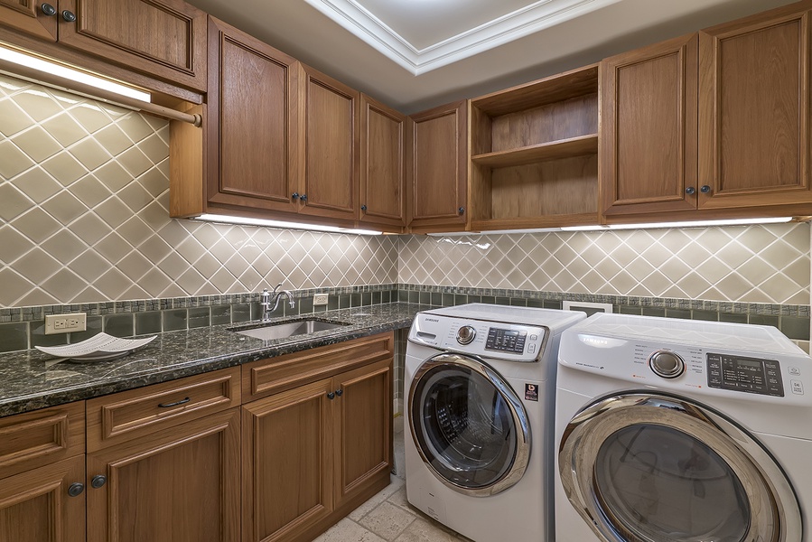 Guest house: Laundry room