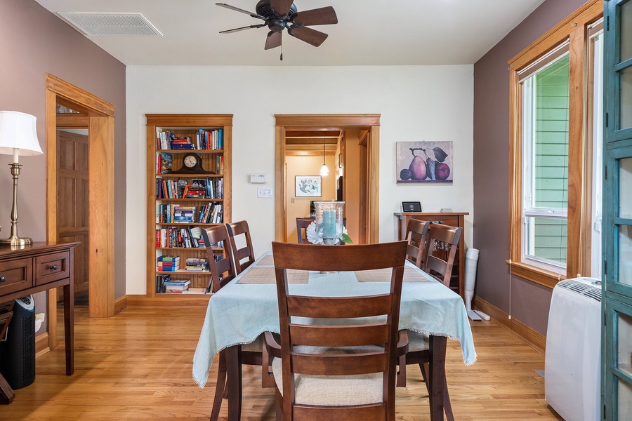 A welcoming dining area, ideal for breakfast or casual meals.