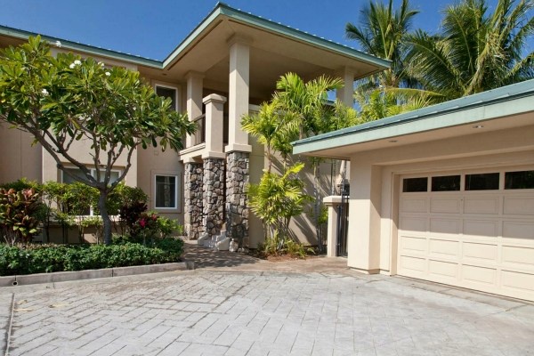Enjoy your private one car garage for your use with a beach closet providing beach chairs, boogie boards, cooler, umbrella and other beach items.