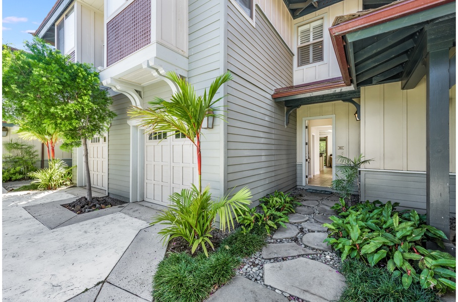 Entrance to Kulalani unit 804, a luxurious 2-story vacation getaway.
