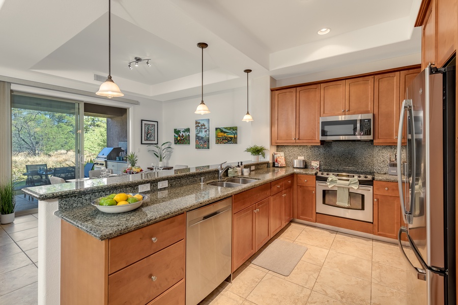 Wide countertop for your culinary ventures!