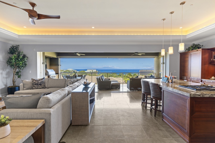 Ocean views steal the show in Wailea Luxury Residence Hoolei 23-3’s seamless indoor-outdoor layout.