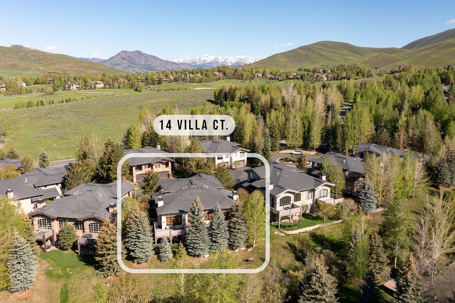 This house is steps away from Sun Valley Pavilion, Lodge, and Village.