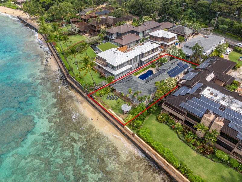 Bird’s-eye view of Hale Makai’s exclusive oceanfront setting along the scenic Diamond Head coastline.
