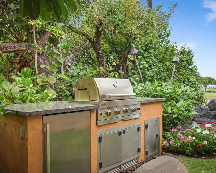 Grilling station adjacent to the lanai & spa