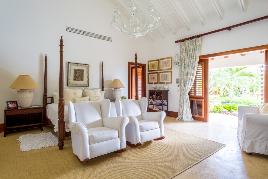 The suite offers direct access to the garden.