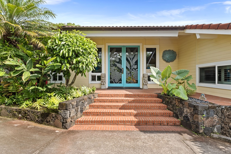 Step through sunlit doors and into a warm, inviting island retreat.