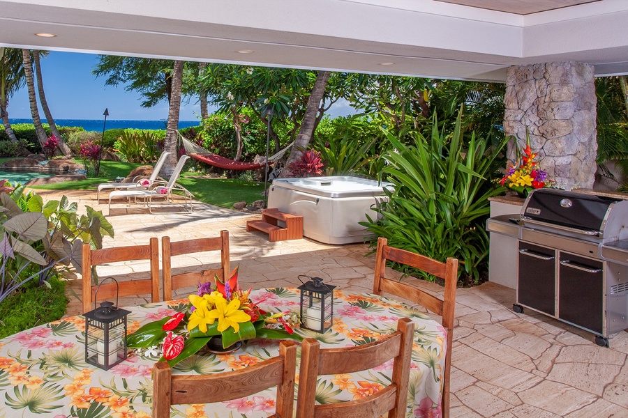 Sea Shells Beach House - Covered Outdoor Casual Dining and BBQ Area