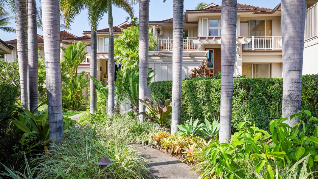 The garden is the perfect spot to stroll around in the morning.