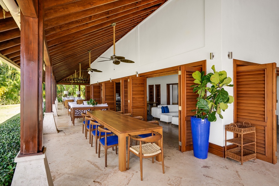 Dine al fresco on the lanai with table for ten.