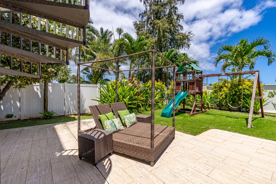 Beautiful outdoor space with kids play structure - fun for adults and kids!