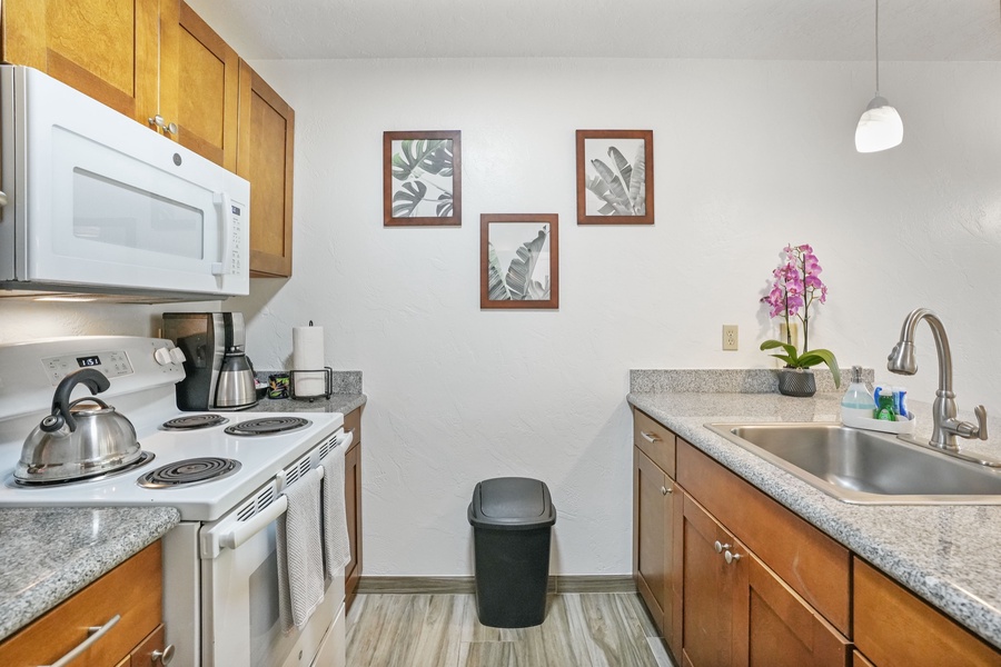 A fully stocked kitchen makes meals a breeze!