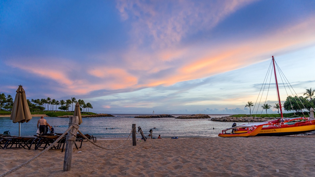 Take a stroll on the sandy beaches of the lagoon.