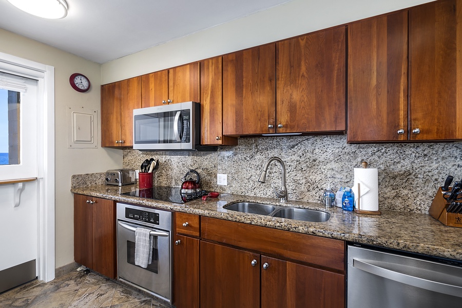 Updated kitchen with all the essentials to prepare your favorite meals