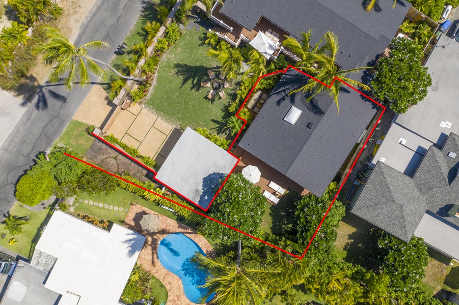 Ranch Beach House (outlined here) is the separate, guest house at this larger estate home