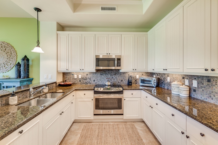 Granite Counter Tops & Stainless Steel Appliances