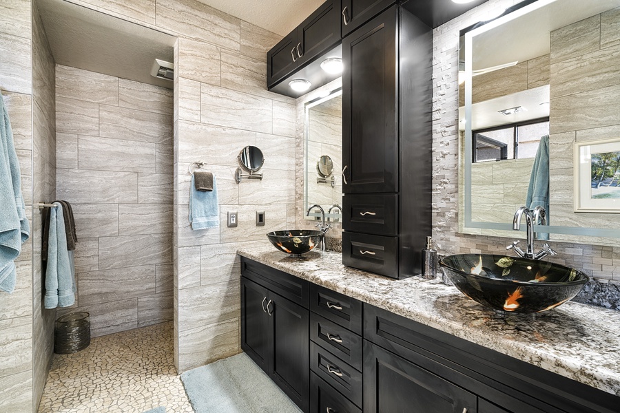 Gorgeous Primary bathroom fit for a King or Queen!