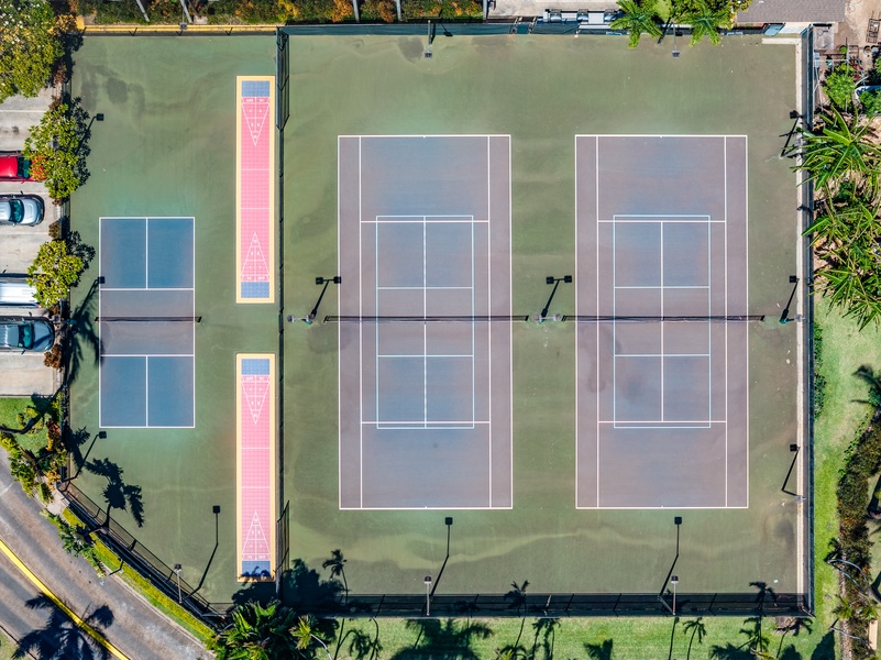 Play tennis or pickleball at Kaanapali Shores' Maui courts.