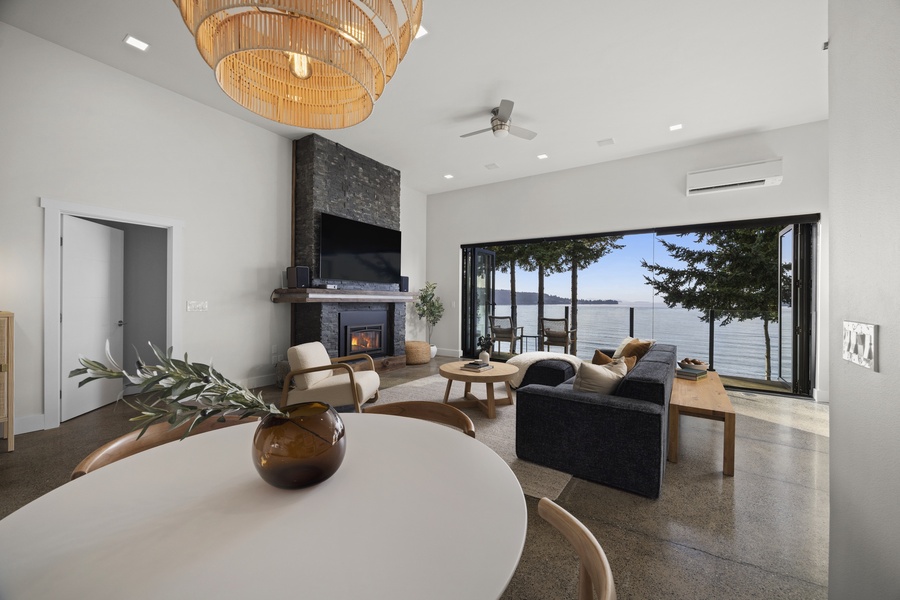 Spacious layout with elegant finishes and abundant natural light — ideal for gathering and entertaining.