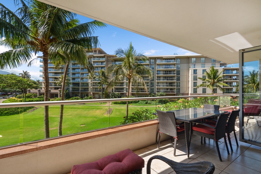 Step out onto Honua Kai Konea 204’s shaded lanai for morning coffee with tropical breezes and garden views.