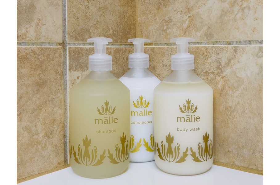 Locally made organic Malie bath amenities grace every bathroom