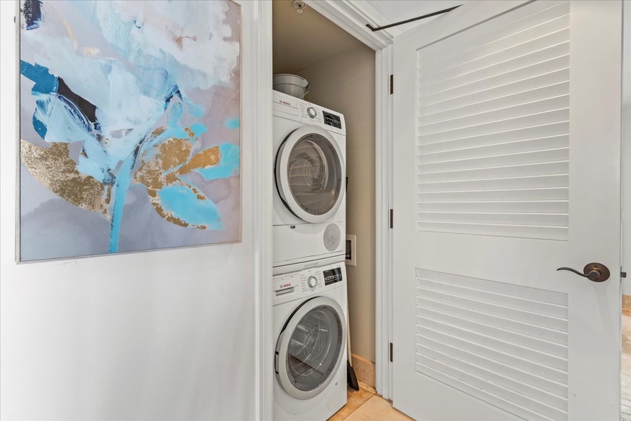 Convenient in-unit washer and dryer at Honua Kai Hokulani 825 for a hassle-free stay.
