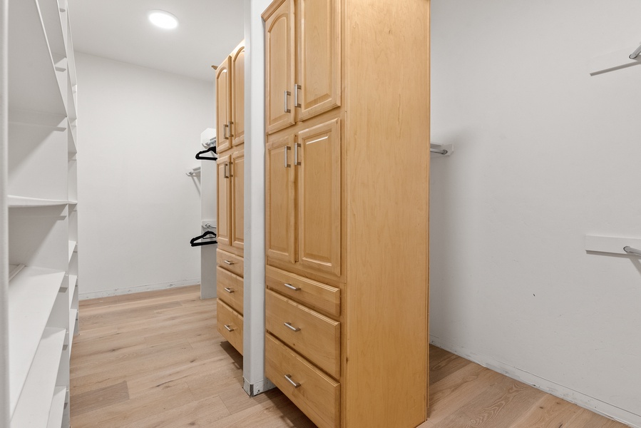 Huge double sided walk in Primary closet