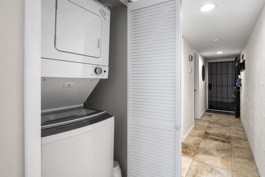 In unit washer & dryer!
