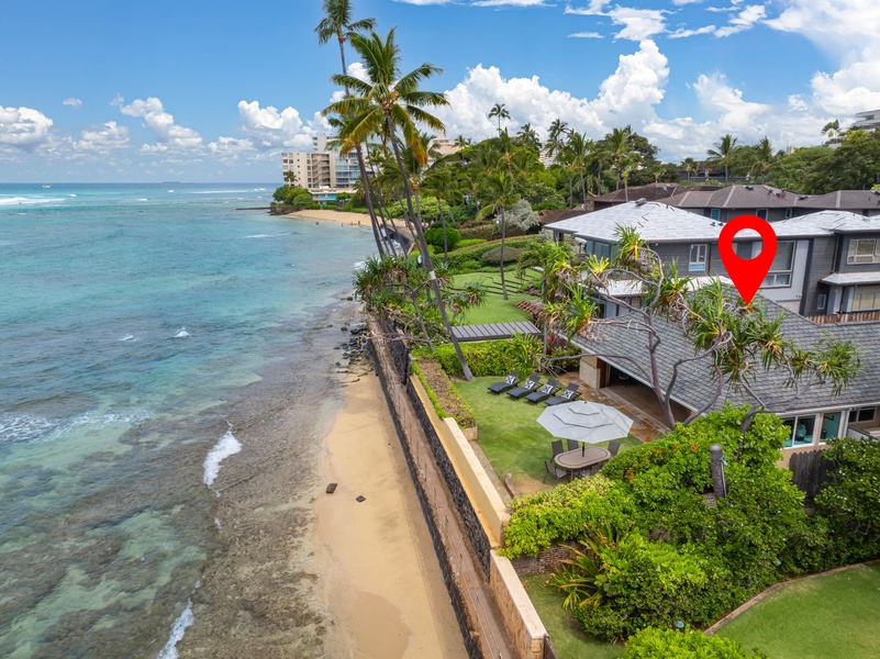 Direct shoreline access and panoramic ocean views define this elite Gold Coast location.