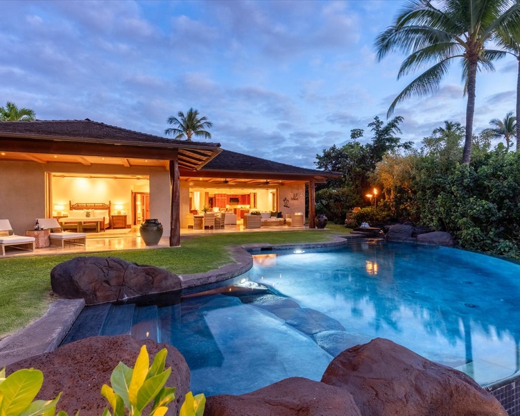 From the infinity pool toward two of the ocean-view lanais