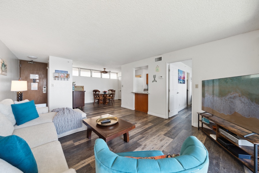 Royal Kahana 308’s open layout is perfect for gathering, relaxing, and reconnecting.