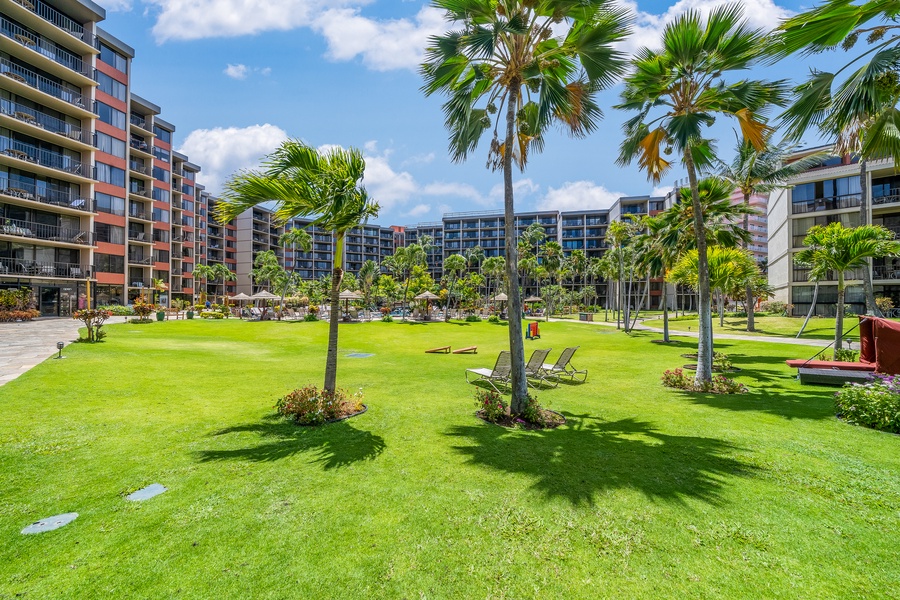 Lush gardens and palm trees create a chill Maui vibe at Kaanapali Shores.