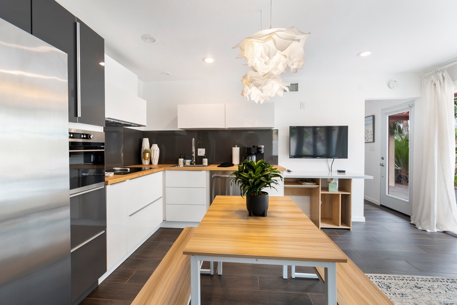 Kitchen and dining area of Casita