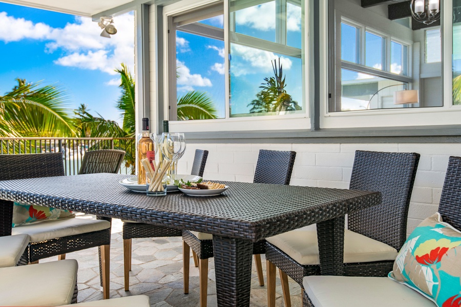 Outdoor dining and BBQ lanai.