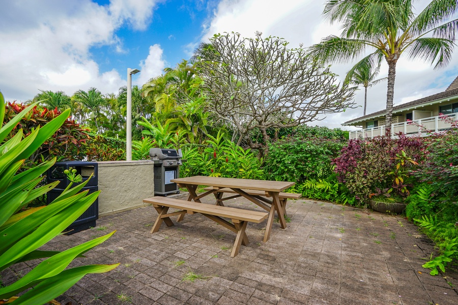 Dine al fresco surrounded by swaying palms at the resort’s lush garden picnic area—ideal for casual lunches and local takeout.