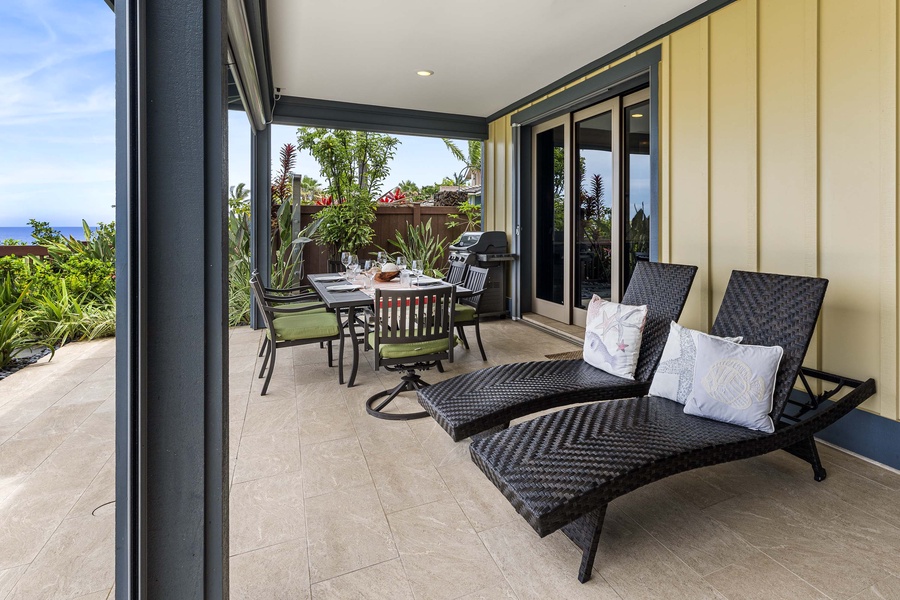 Spacious Lanai with a plethora of seating options