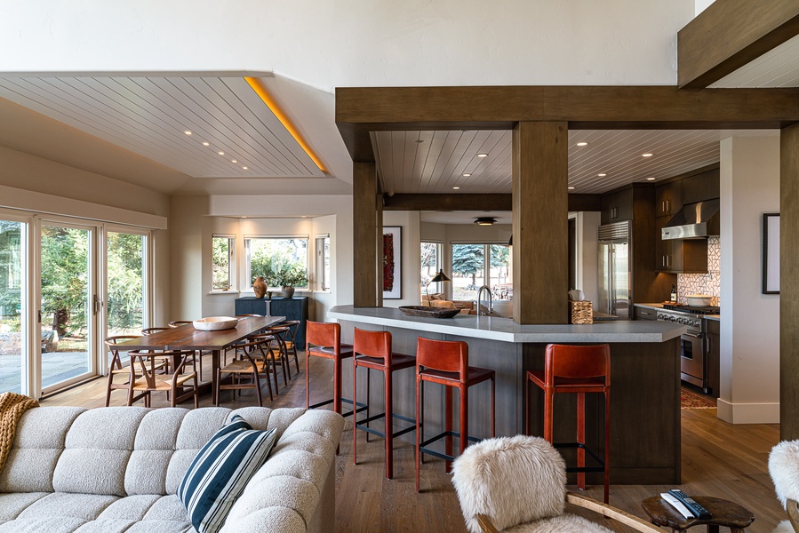 Fully-equipped wet bar meets elegant dining for eight, all set against Sun Valley's mountain backdrop.