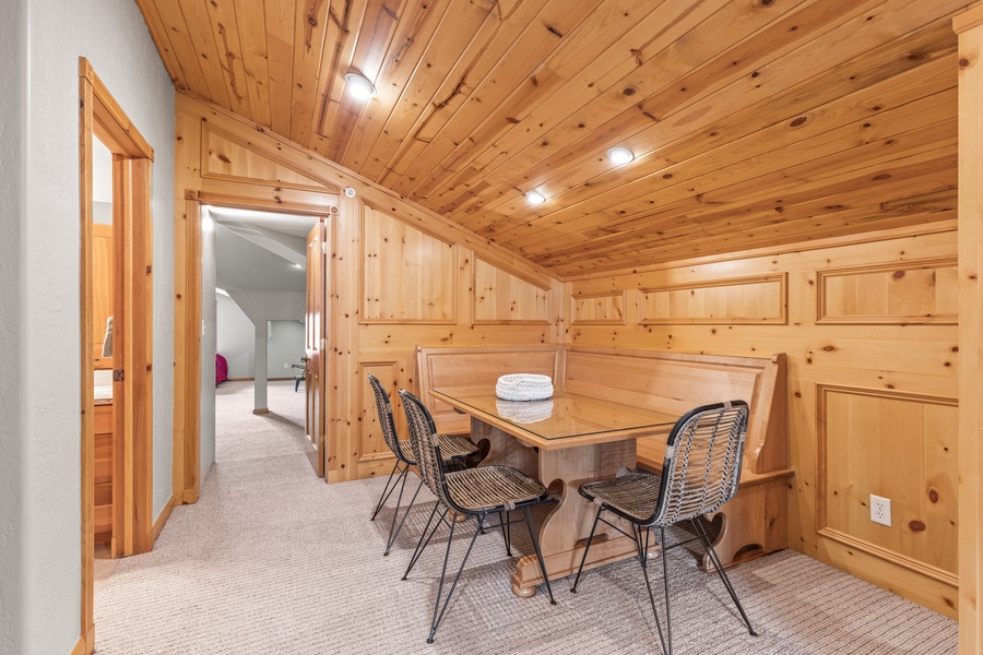 Unite and connect: the family den Gathering table provides a central space for joyful conversations