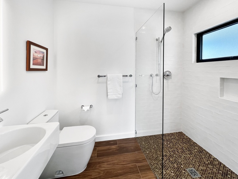 Mauka South ensuite bath with walk-in shower