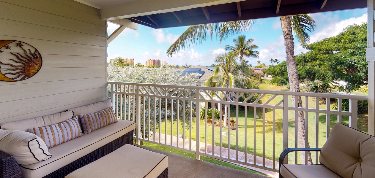The private lanai with seating for six and expansive views.