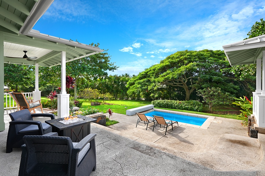 Lanai with fire pit and pool