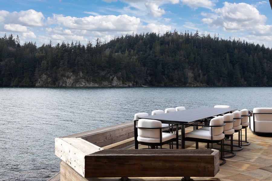 Gather around your private lakeside dining table, where forest views and gentle waters create the perfect backdrop for memorable meals.