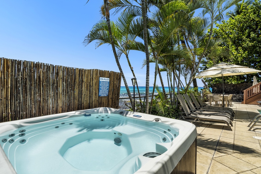 Views of the ocean from the hot tub!