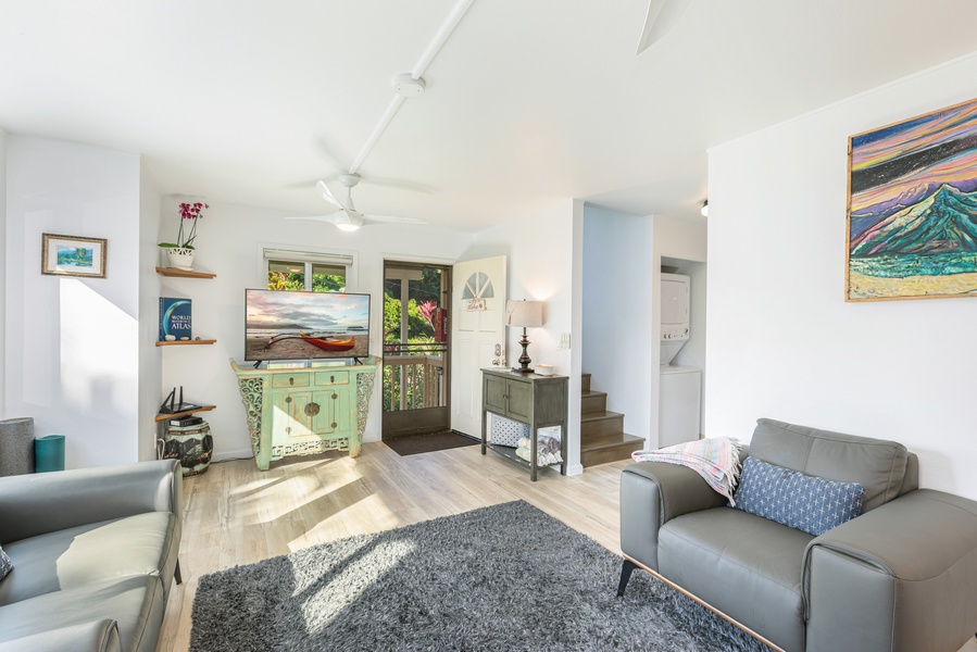 Comfortable and casual lounge area, ideal for relaxing after a day at Hanalei Bay.