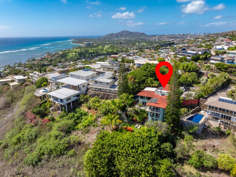 Bird’s-eye view of Kahala Hills Estate with proximity to coastline and Diamond Head.